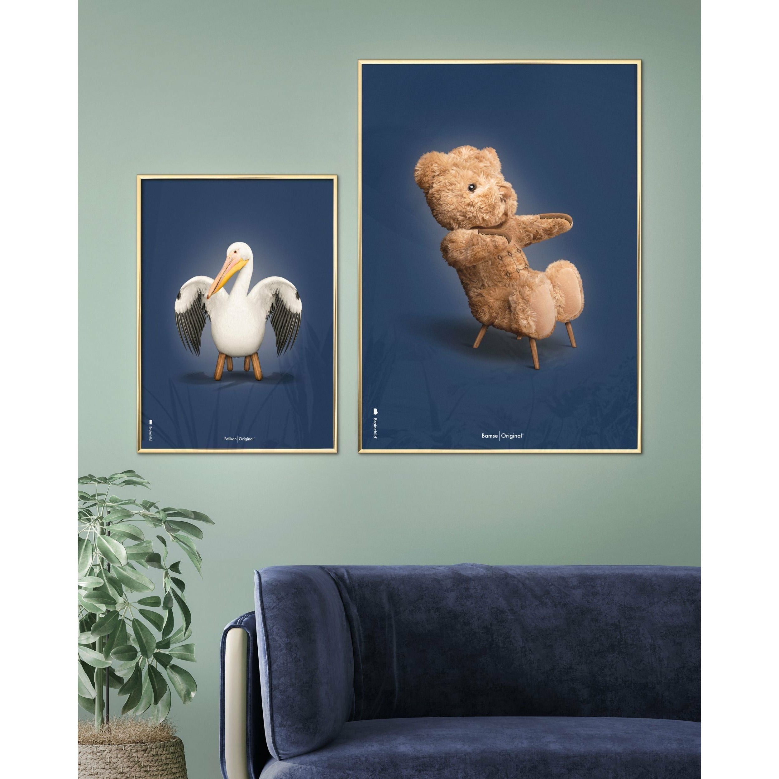 Klasický plakát mozků Pelikan, mosazný rám 30x40 cm, tmavě modré pozadí