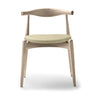 Loketní židle Carl Hansen CH20, mýdlová dubová/béžová kůže