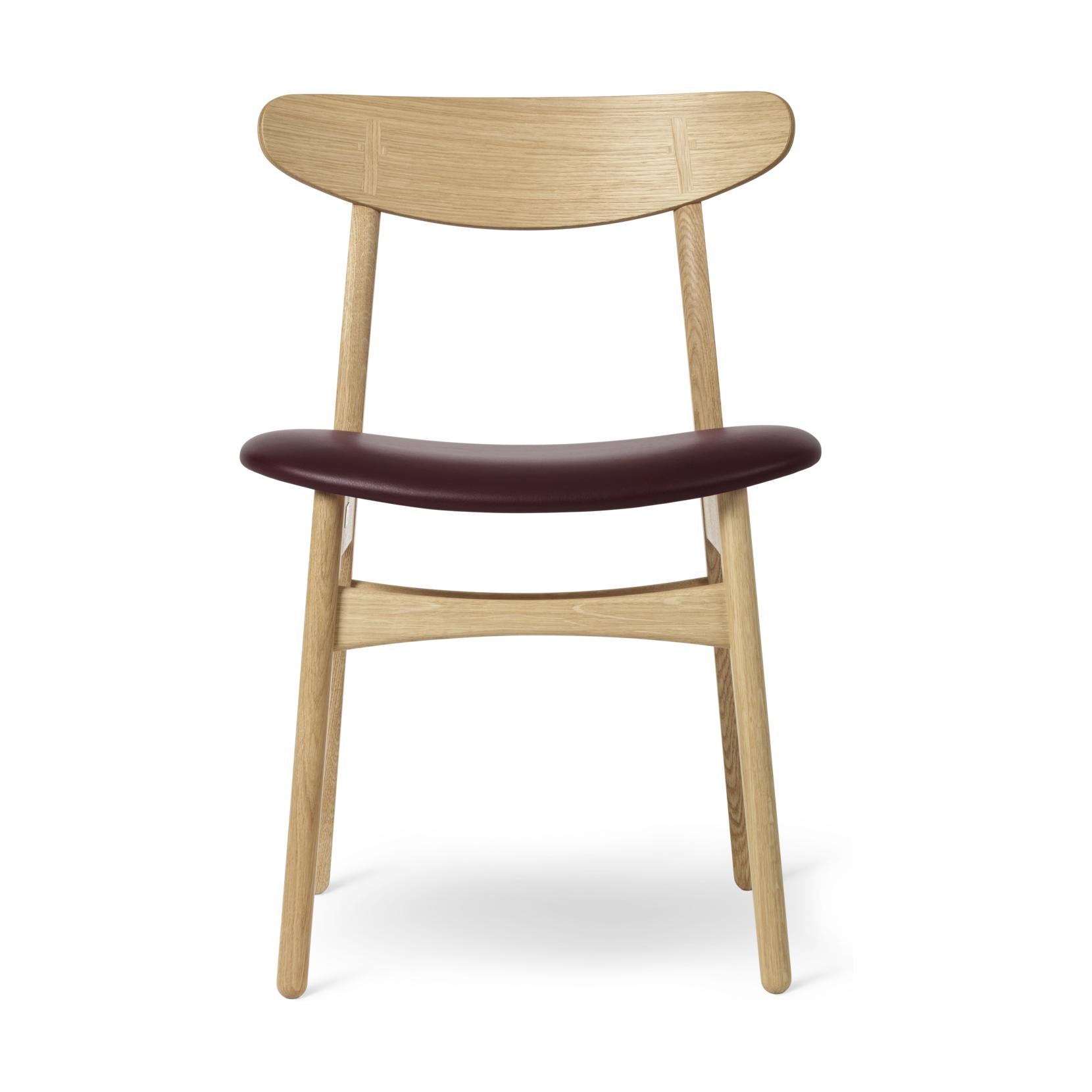 Židle Carl Hansen CH30P, naolejovaný dub, burgundská kůže