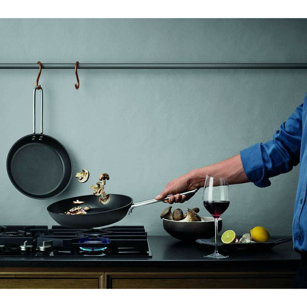 Eva Solo Professional Frying Pan vyrobená z Alugussu Ø28 cm, černá