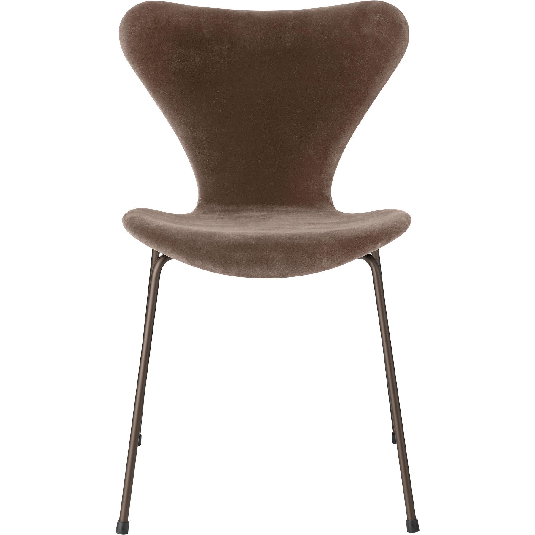 Fritz Hansen 3107 židle plné čalounění, hnědý bronz/belfast samet šedá hnědá