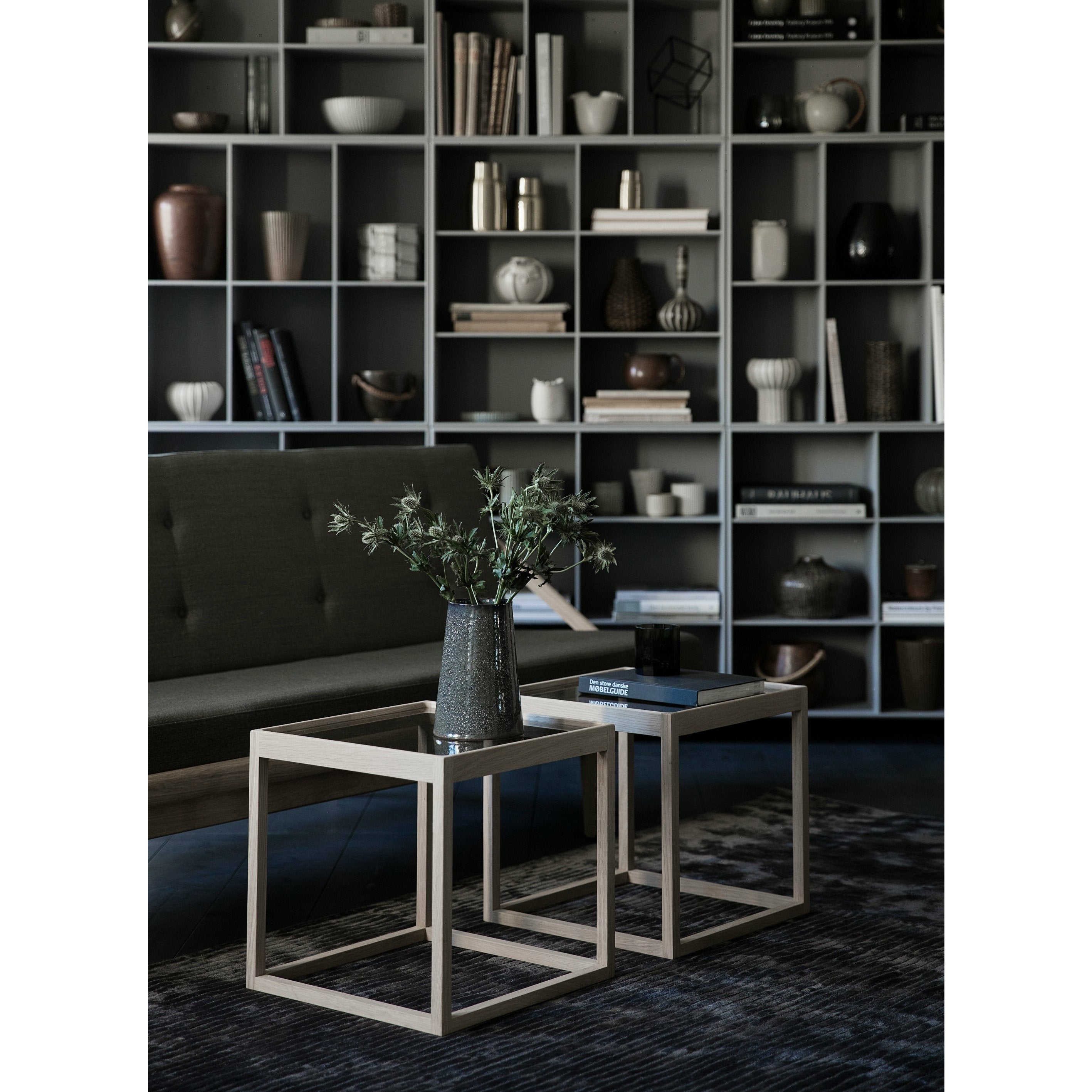Klassik Studio Kø Cube Boční stůl Černý uzený dub, světle šedý mramor