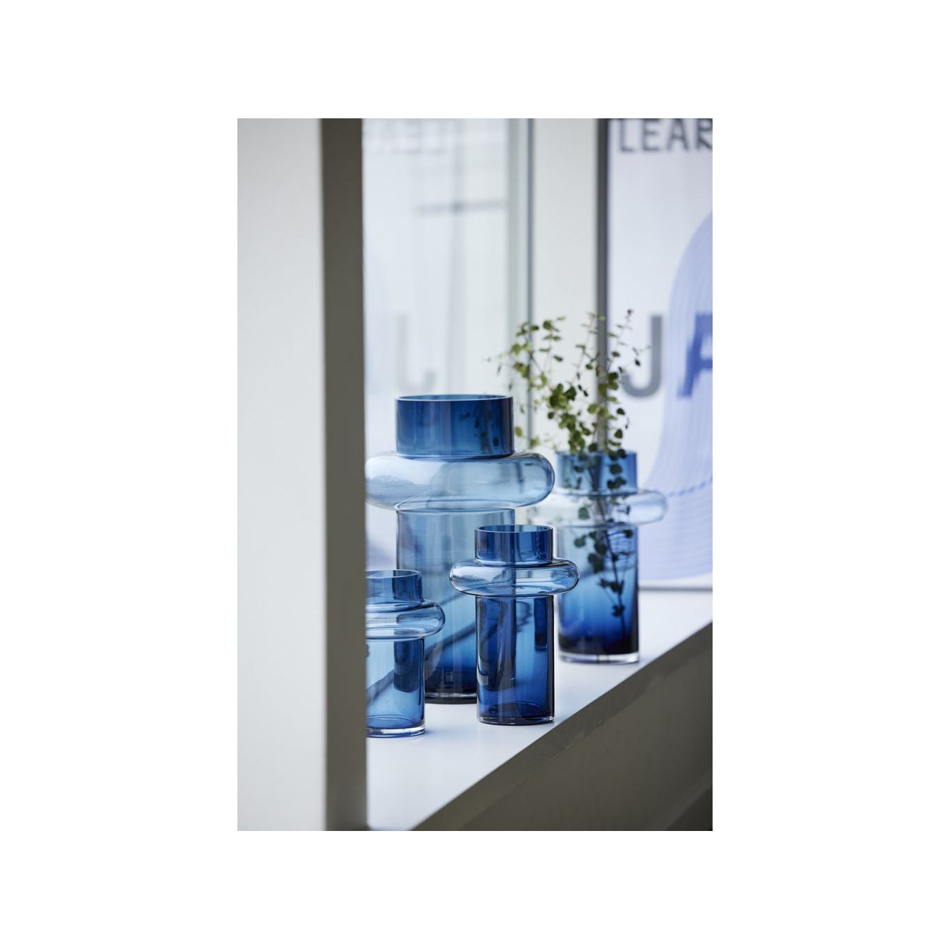 Lyngby Glas Tube váza H: 30 cm, tmavě modrá