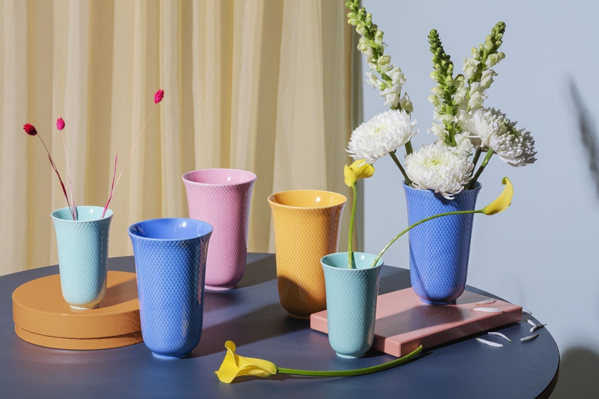 Lyngby Porcelæn Rhombe barevná váza 15 cm, modrá