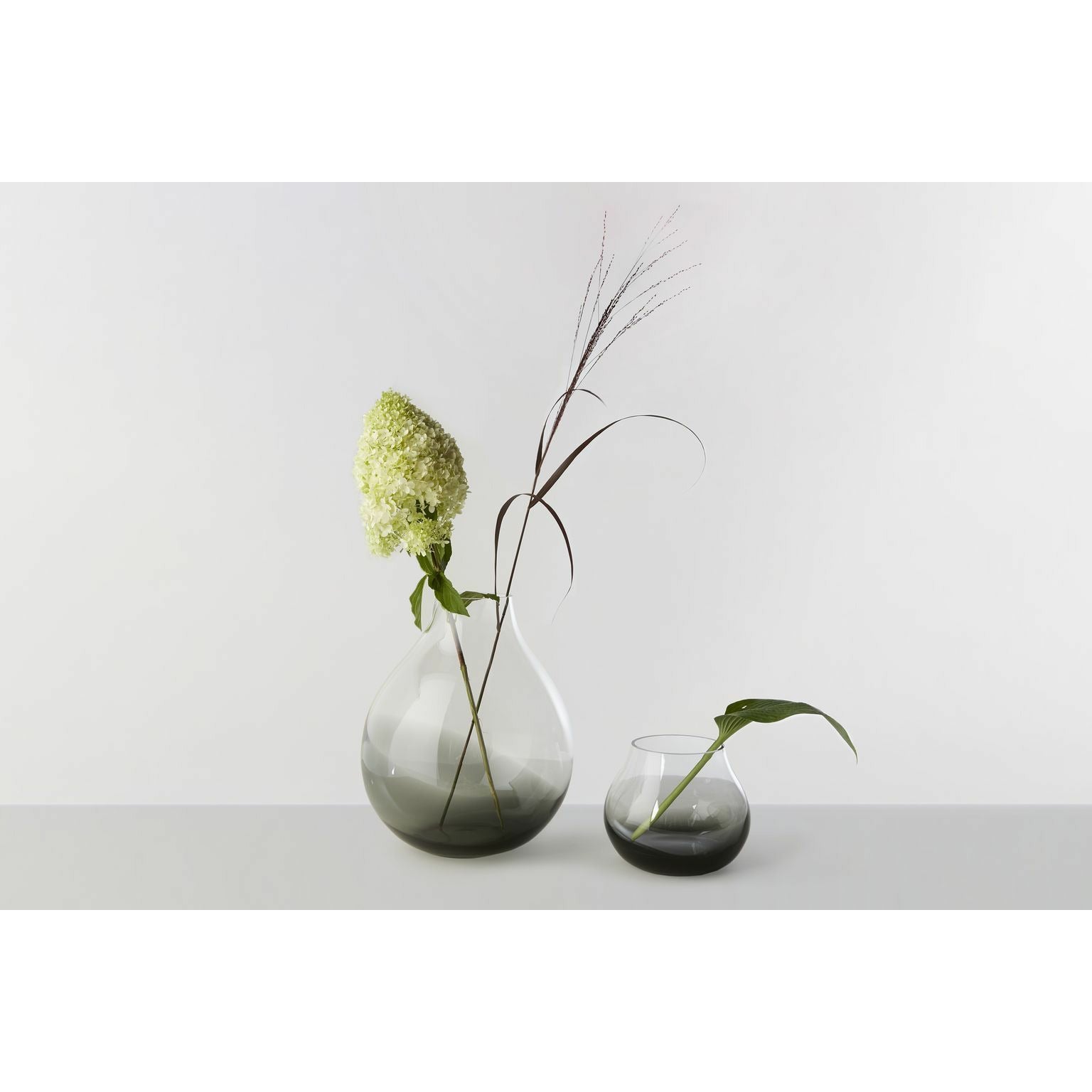 RO kolekce č. 23 Flower Vase, uzená šedá