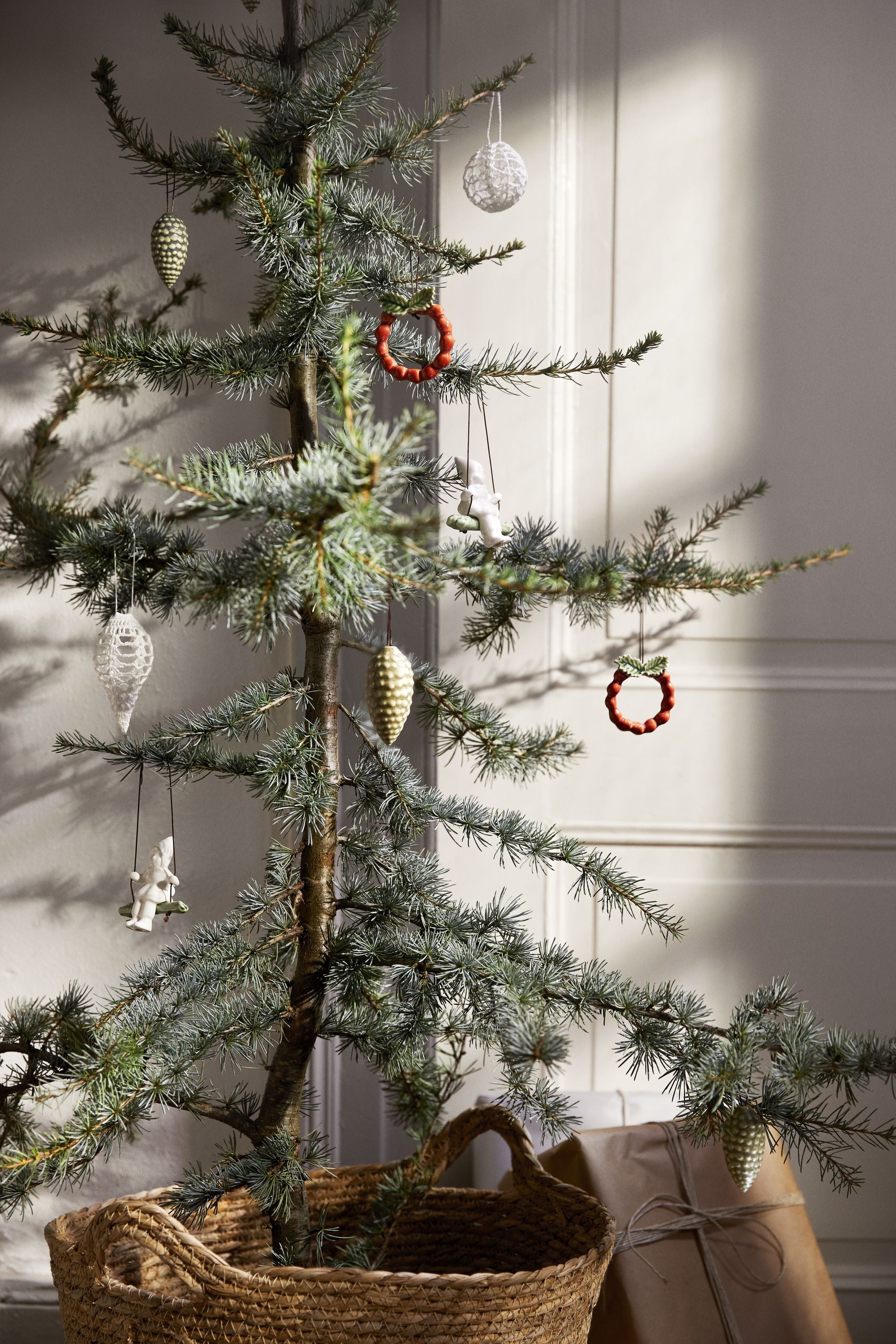 Kähler Christmas Tales Pine Cone H6 cm, zelená