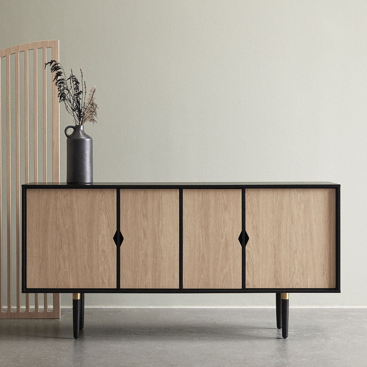 Andersen Furniture Unique ́s příborník černý, dub