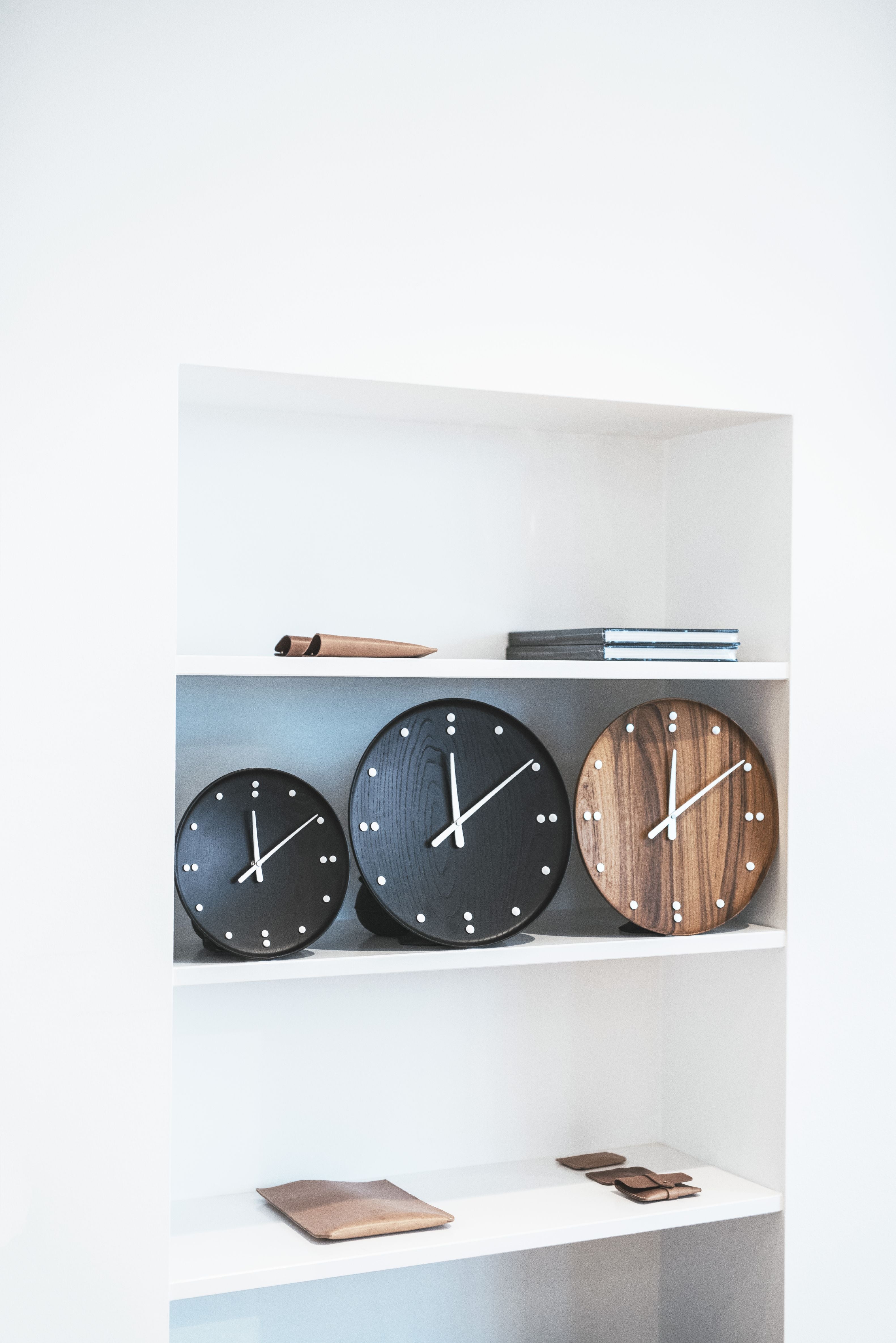 Architectmade Finn Juhl Wall Clock Black Ash, ø35 Cm