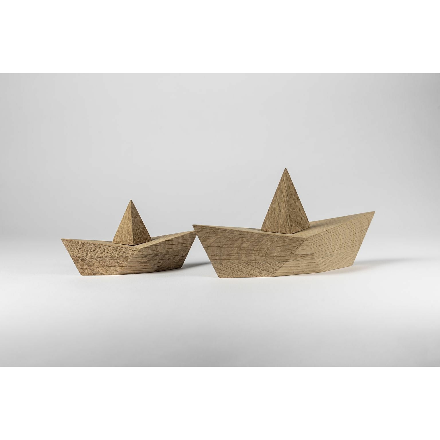 Boyhood Admirál Paper Boat Dekorativní postava malá, dubové dřevo