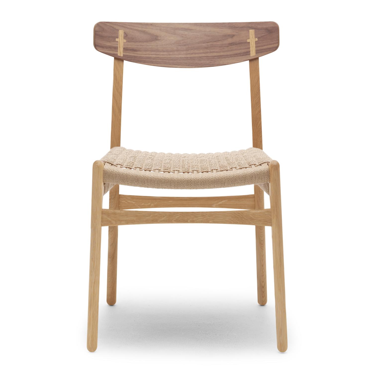 Židle Carl Hansen CH23, Ourovaný rám ořechu/přírodního kabelu/dubového křesla