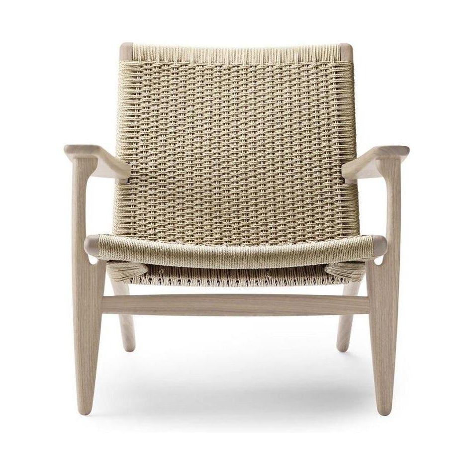 Loungova židle Carl Hansen CH25, mýdlový dub/přirozený