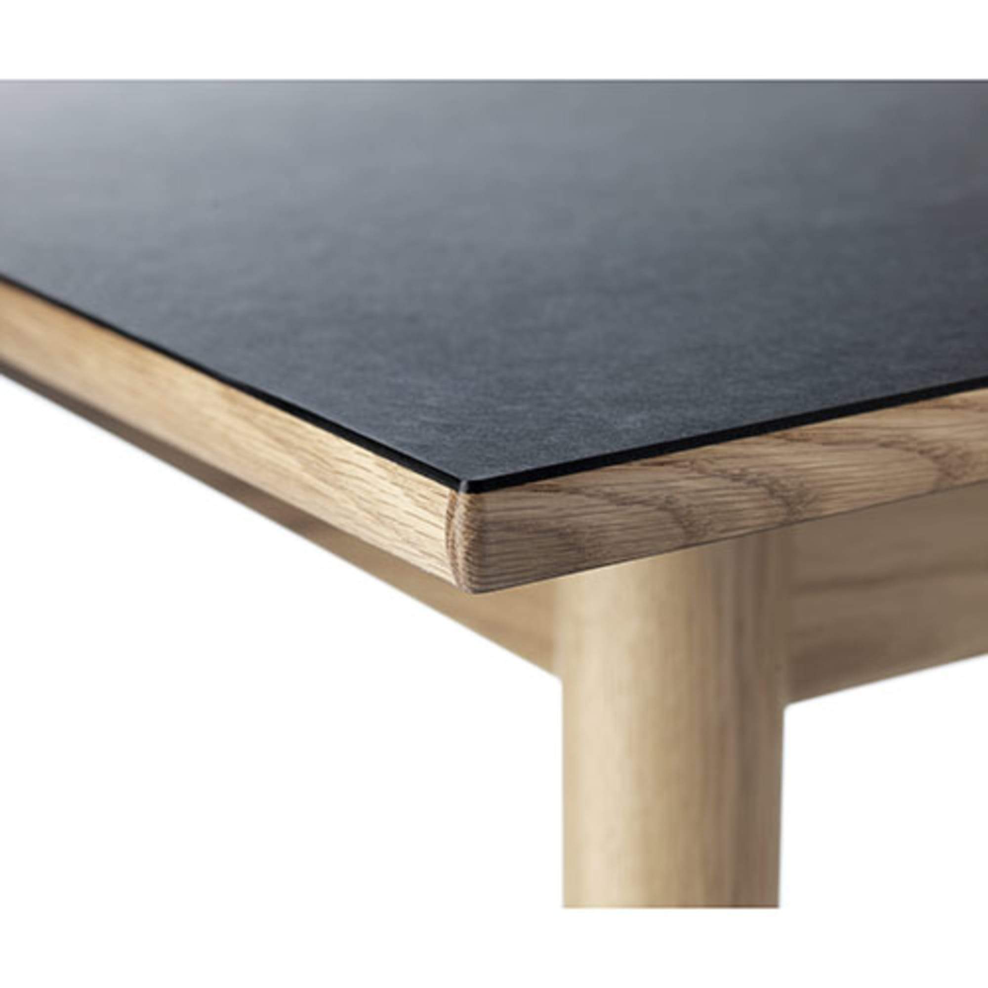 FDB Møbler C35 Jídelní stůl dub, černý linoleum stůl, 82x82cm