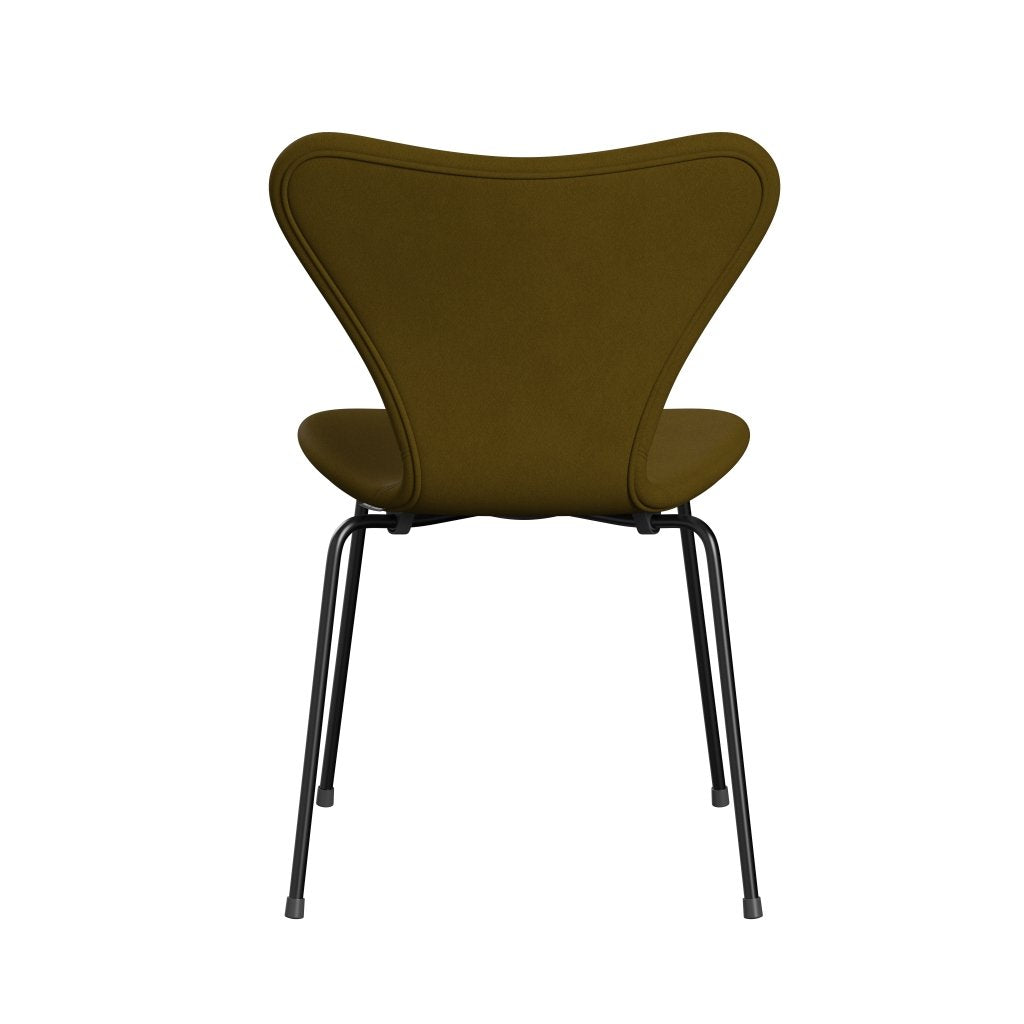Fritz Hansen 3107 židle plné čalounění, černá/pohodlí hnědá (C68007)