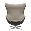 Fritz Hansen The Egg Lounge Chair Leather, satén kartáčovaný hliník/základní světle šedá