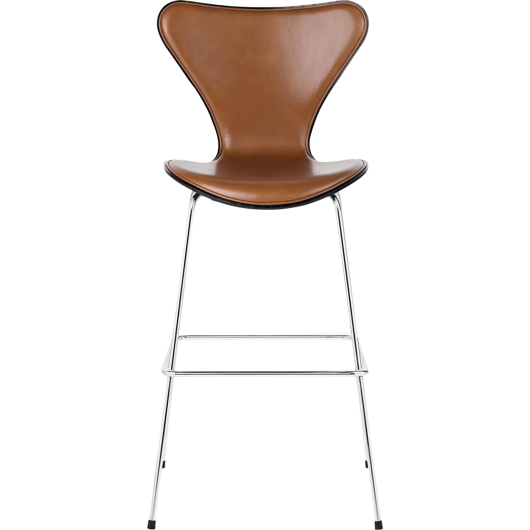 Fritz Hansen Serie 7 Bar Chair Front Čalounění kůže 76 cm, extrémní ořech