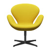 Lounge židle Fritz Hansen Swan, černá lakovaná/pohodlí žlutá (62003)