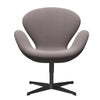 Lounge židle Fritz Hansen Swan, černá lakovaná/sunniva bílá/fialová