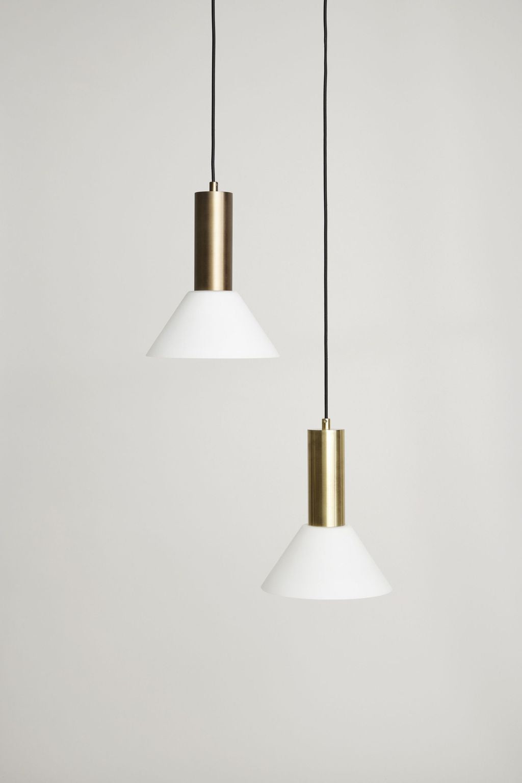 Hübsch kontrastní přívěsek /stropní lampa, mosaz