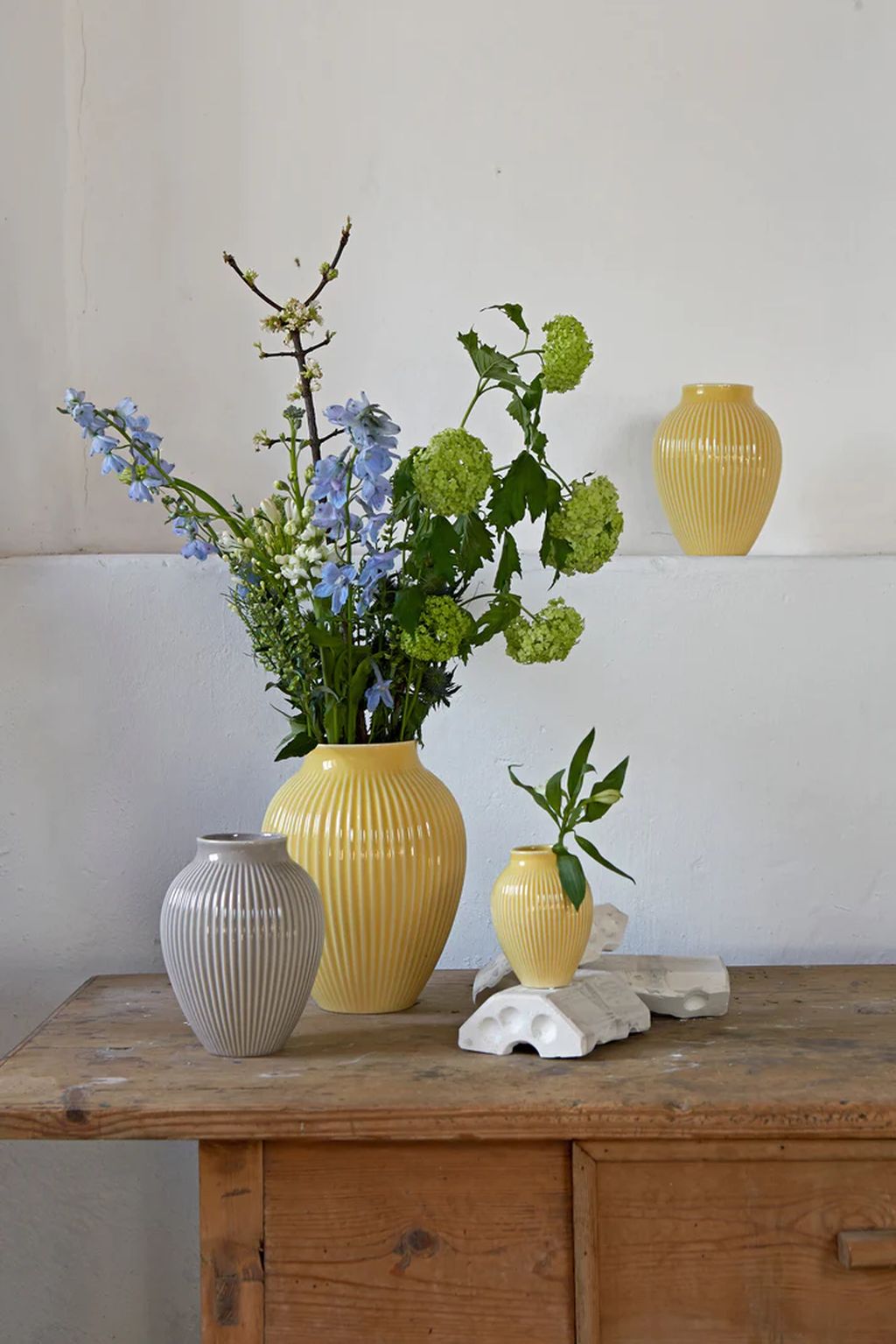 Knabstrup Keramik váza s drážkami H 20 cm, šedá