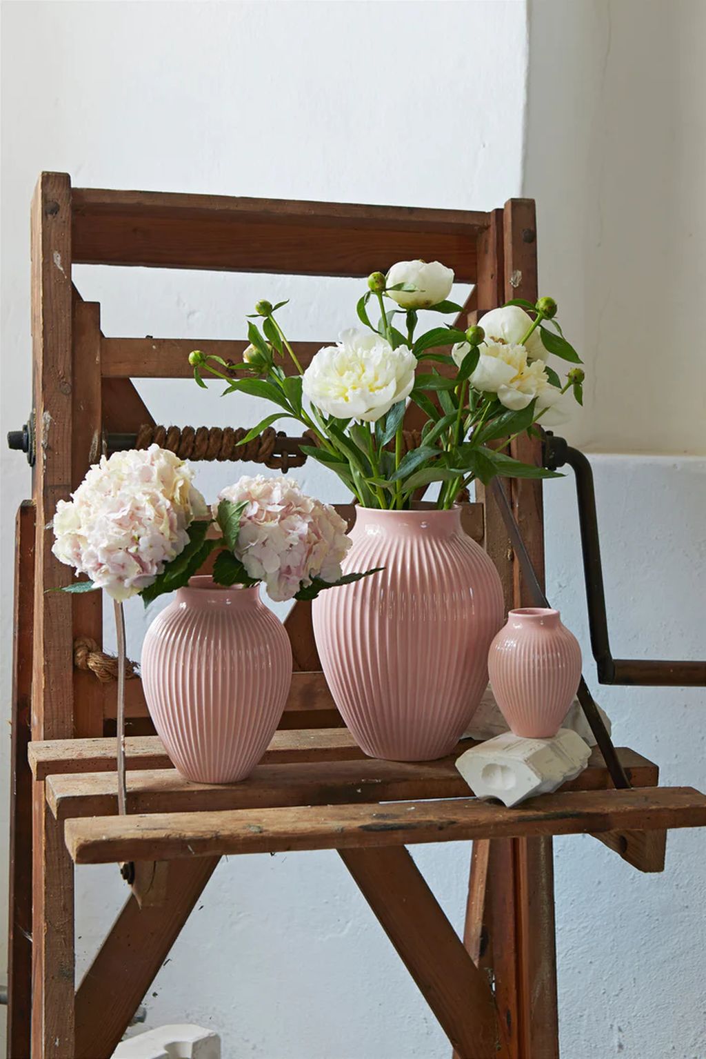 Knabstrup Keramik váza s drážkami H 20 cm, růžová, růžová