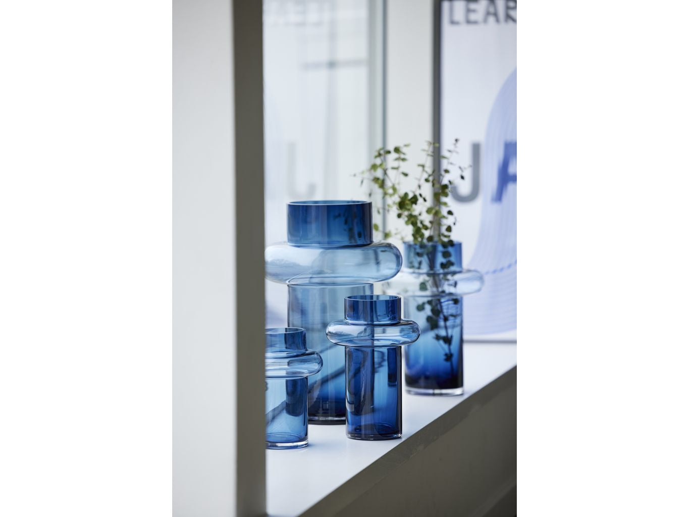 Lyngby Glas Tube váza H: 25 cm, tmavě modrá