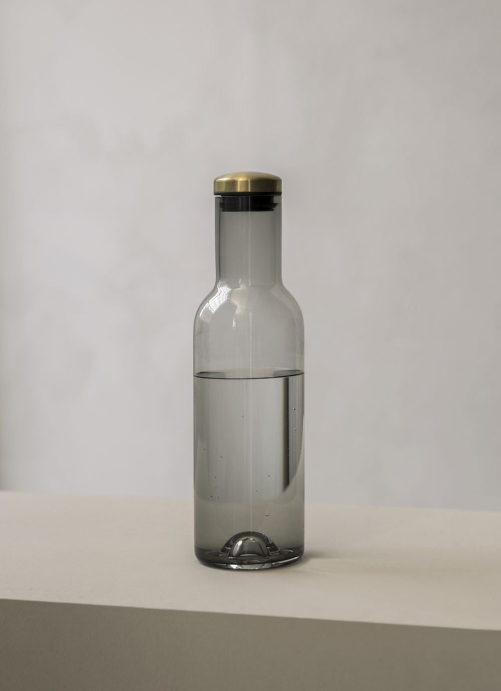 Audo Copenhagen Mosaz s karafem vína a vody, čistý