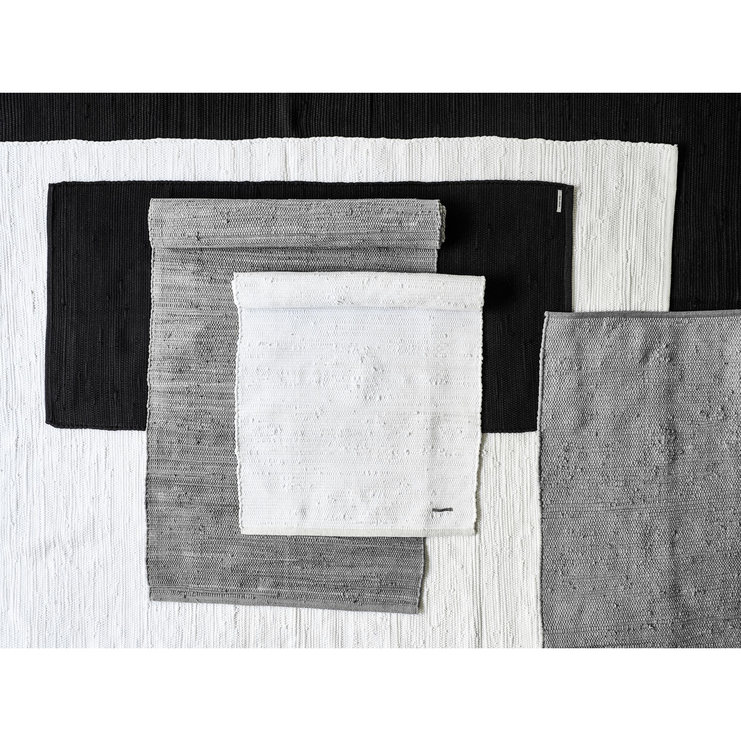 Koberec pevný bavlněný koberec černý, 170 x 240 cm